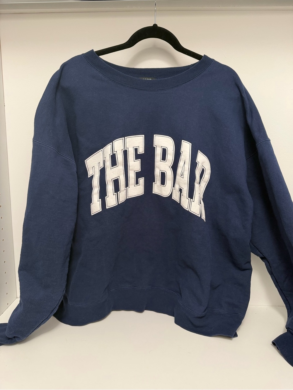 THE BAR Navy Crewneck